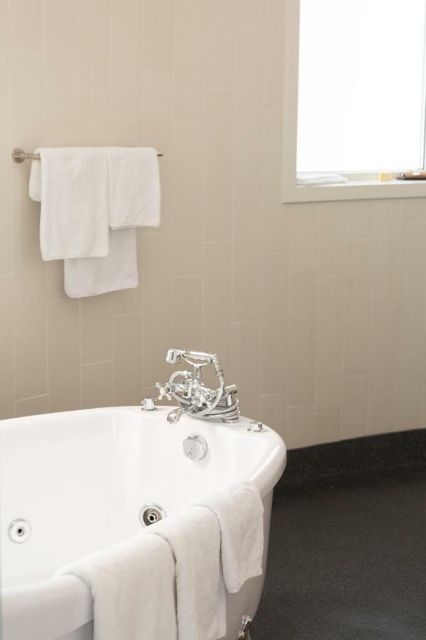 Watertorenhotel Nes Nes  Zewnętrze zdjęcie